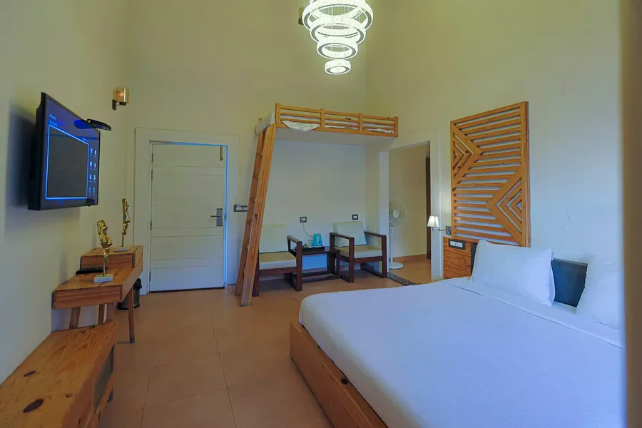 Anurra Hotel- Kaincho Dham near Neem Karoli Baba Ashram